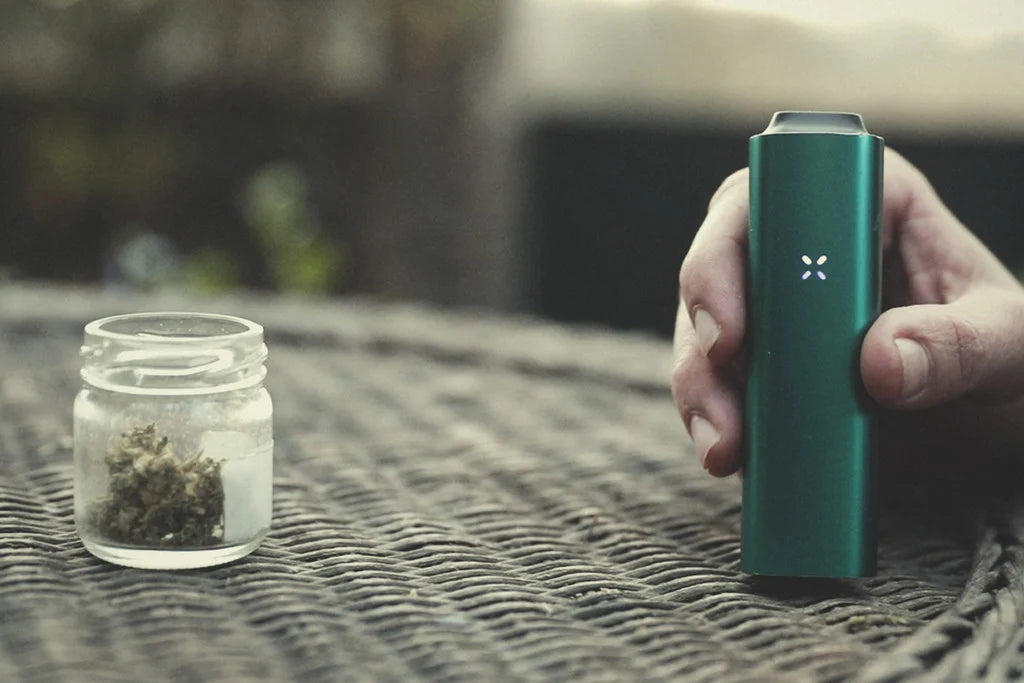 The Benefits of Offering Electronic Herb Vaporizers in Your E-commerce Store